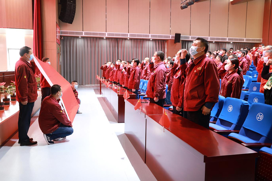 淮钢公司组织党员代表收看习近平总书记 在中国共产党第二十次全国代表大会上的报告